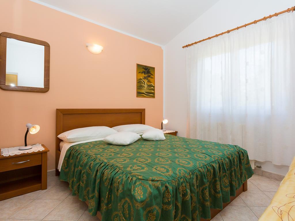 Apartments Graziella Porec Esterno foto